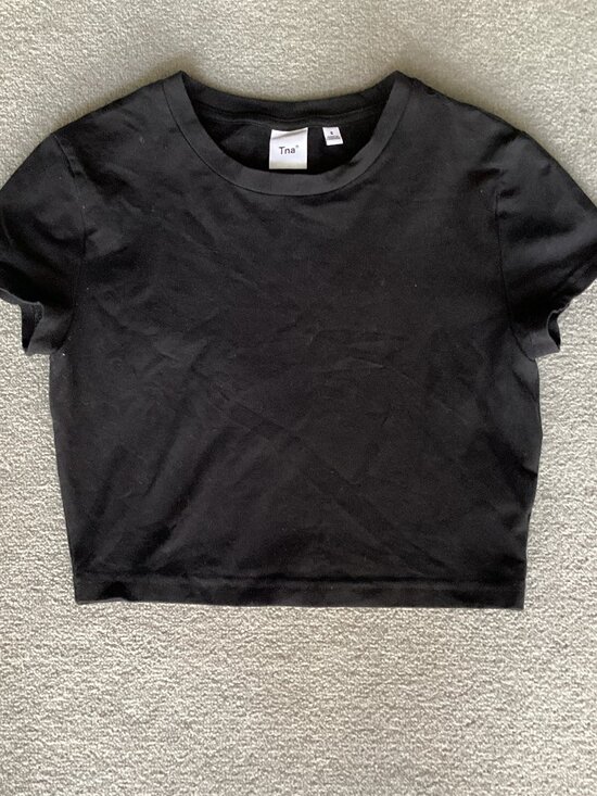 TNA Tops - Tna Black Cropped Capped Sleeved T-shirt - Small